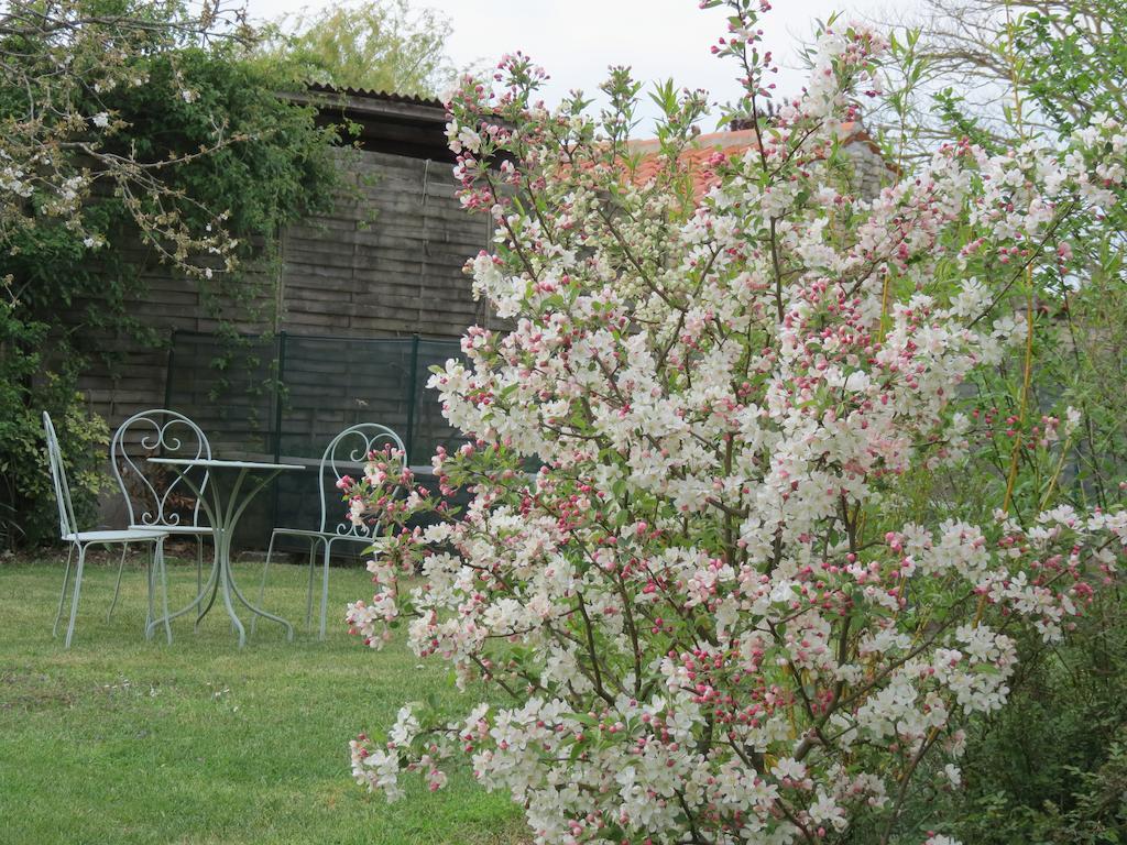 L'Aubinoise Bed & Breakfast Saint-Aubin-la-Plaine Eksteriør bilde